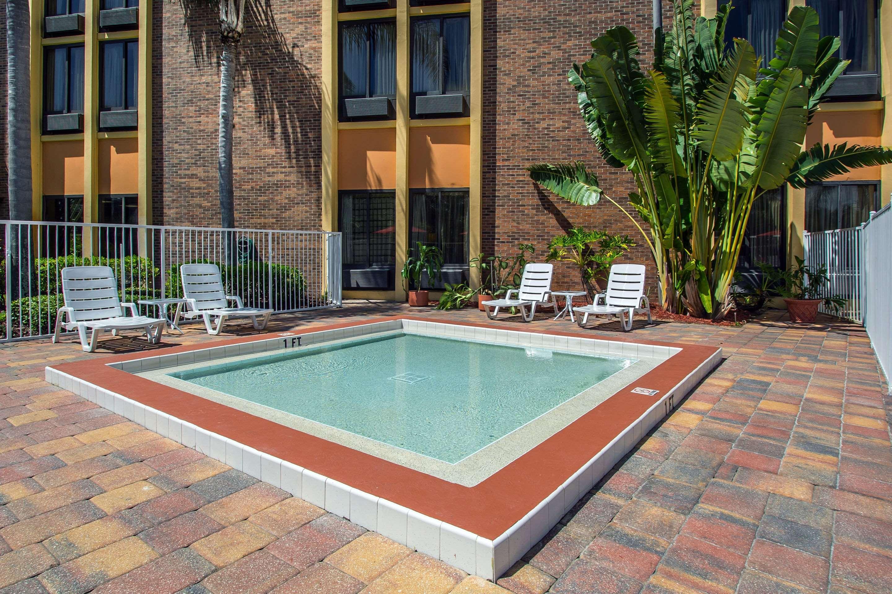 Comfort Inn & Suites Kissimmee By The Parks Four Corners Buitenkant foto