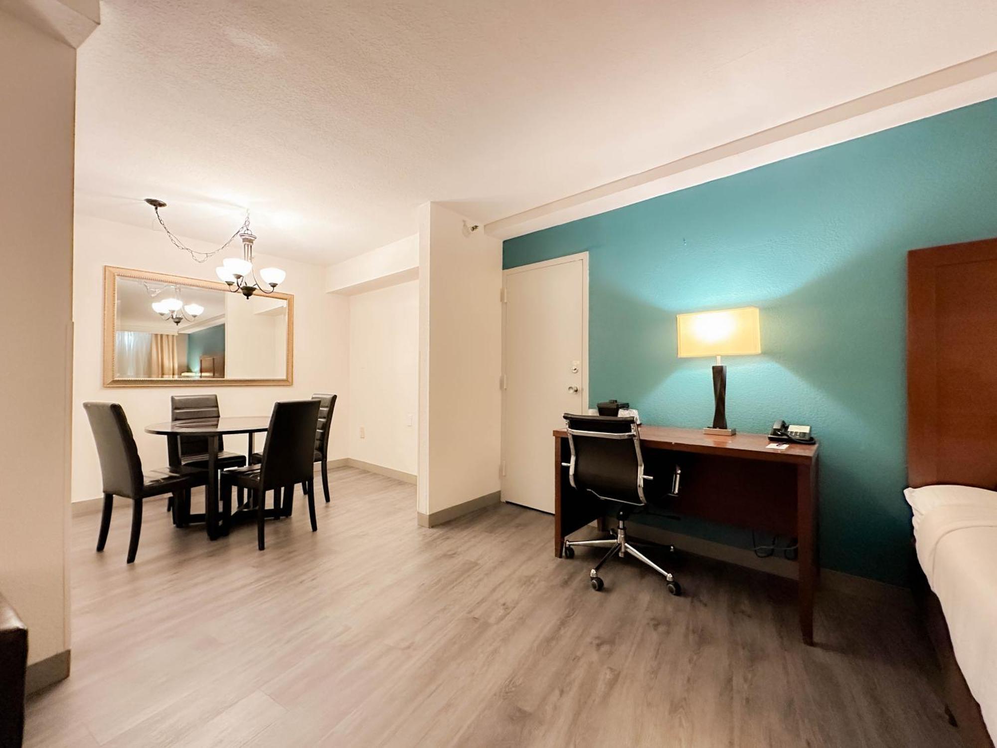 Comfort Inn & Suites Kissimmee By The Parks Four Corners Buitenkant foto