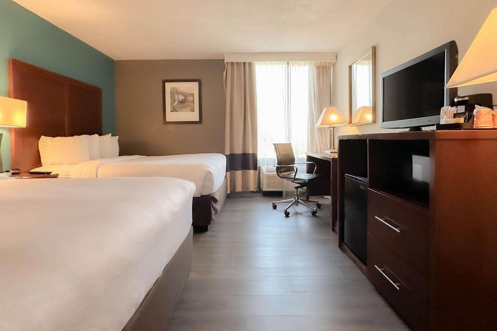 Comfort Inn & Suites Kissimmee By The Parks Four Corners Buitenkant foto