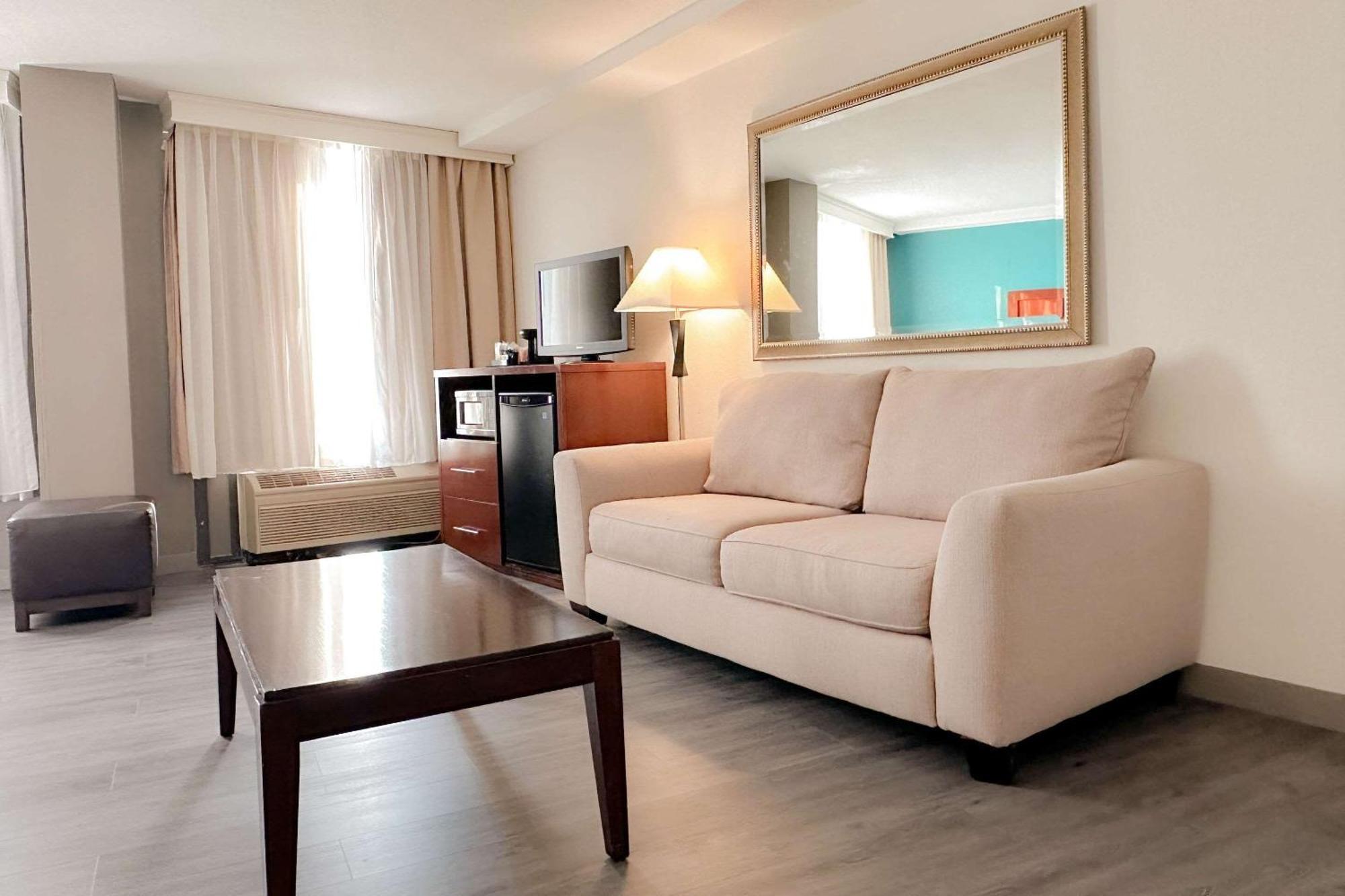 Comfort Inn & Suites Kissimmee By The Parks Four Corners Buitenkant foto