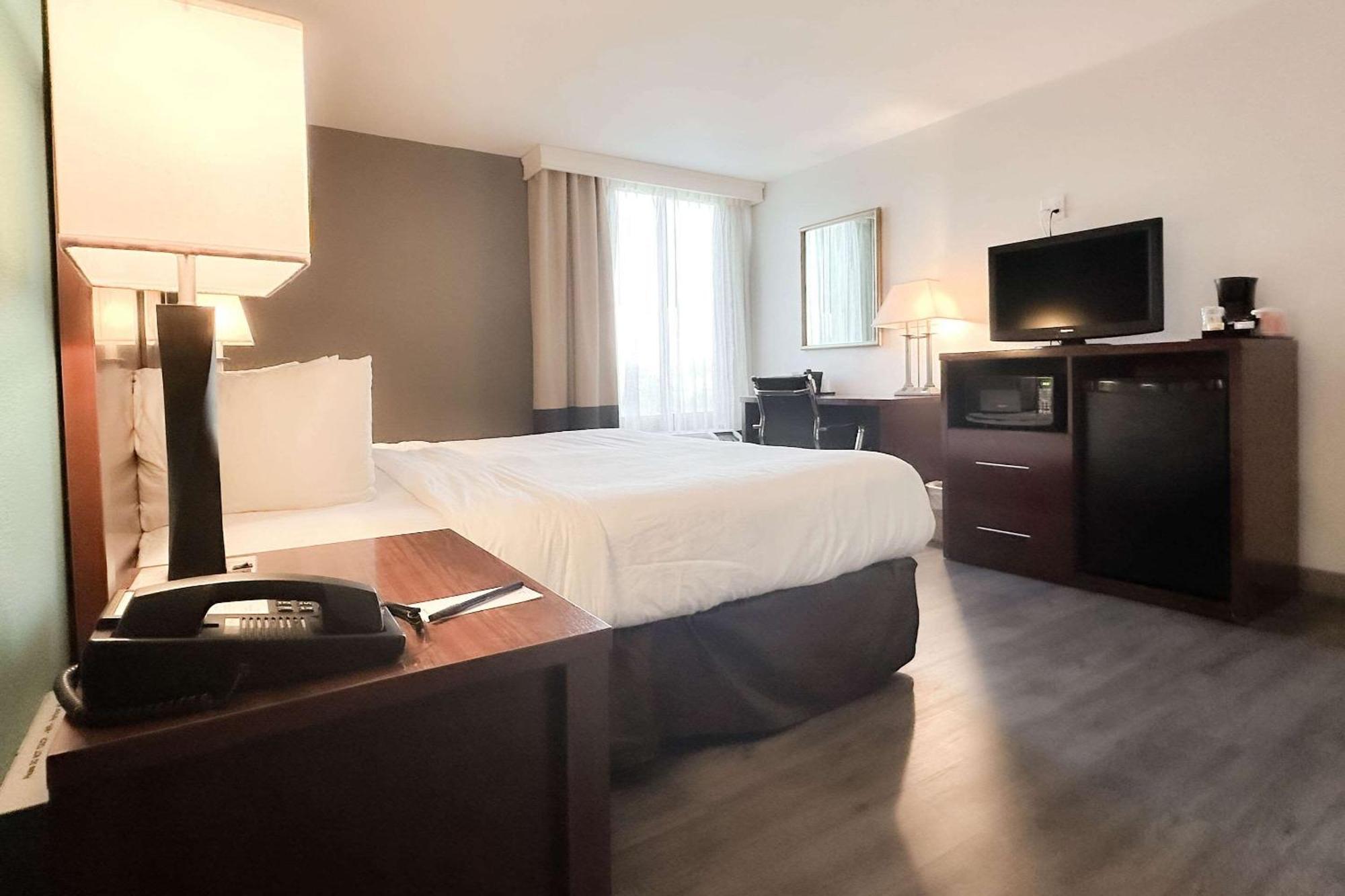 Comfort Inn & Suites Kissimmee By The Parks Four Corners Buitenkant foto