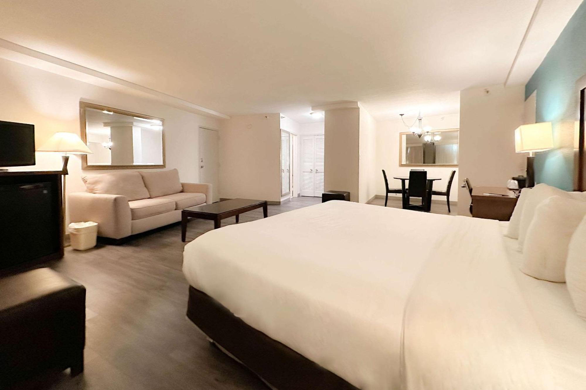 Comfort Inn & Suites Kissimmee By The Parks Four Corners Buitenkant foto