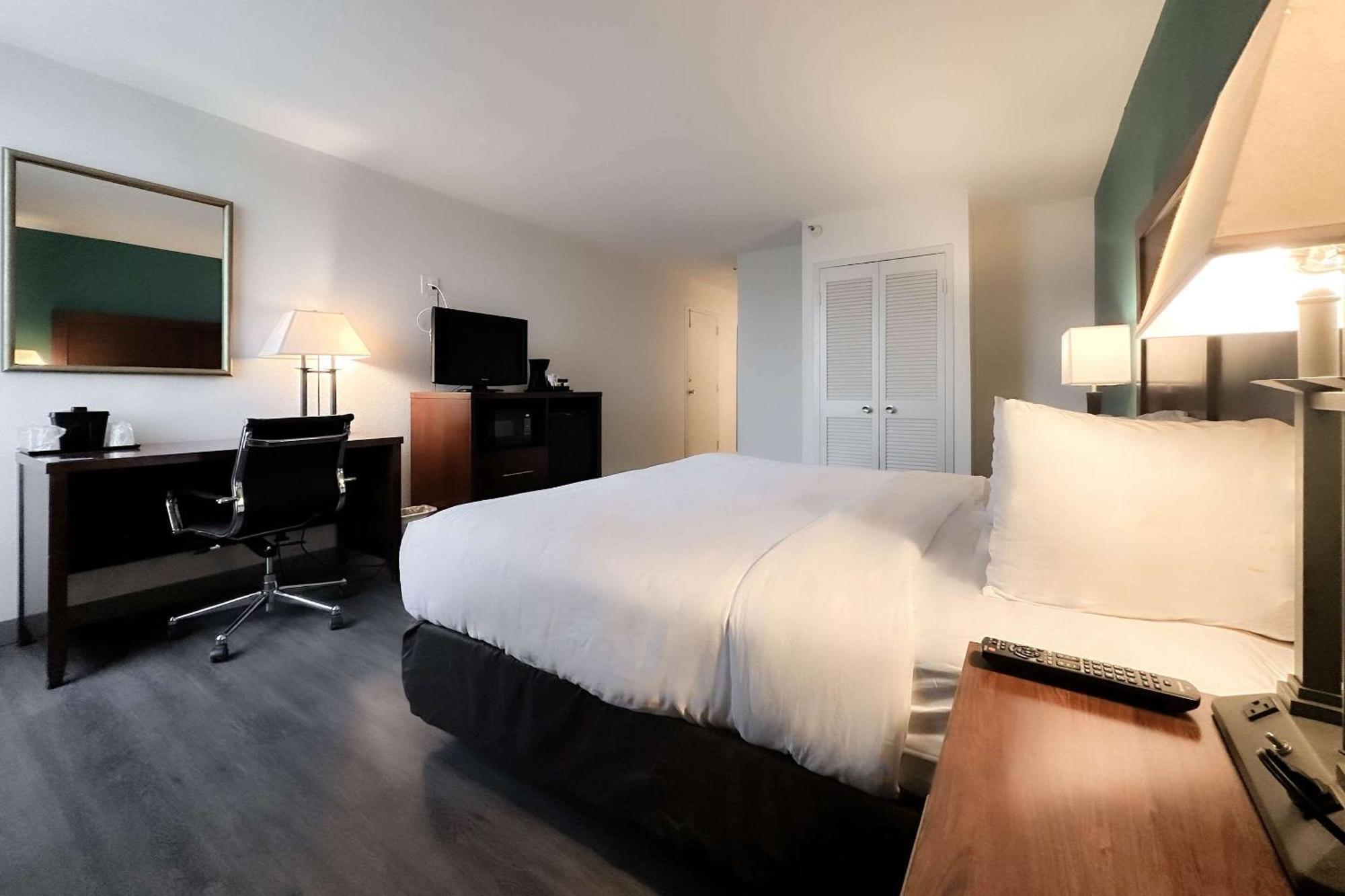 Comfort Inn & Suites Kissimmee By The Parks Four Corners Buitenkant foto